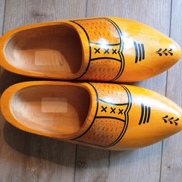 Dutch Wooden shoes - Picture 1 of 2